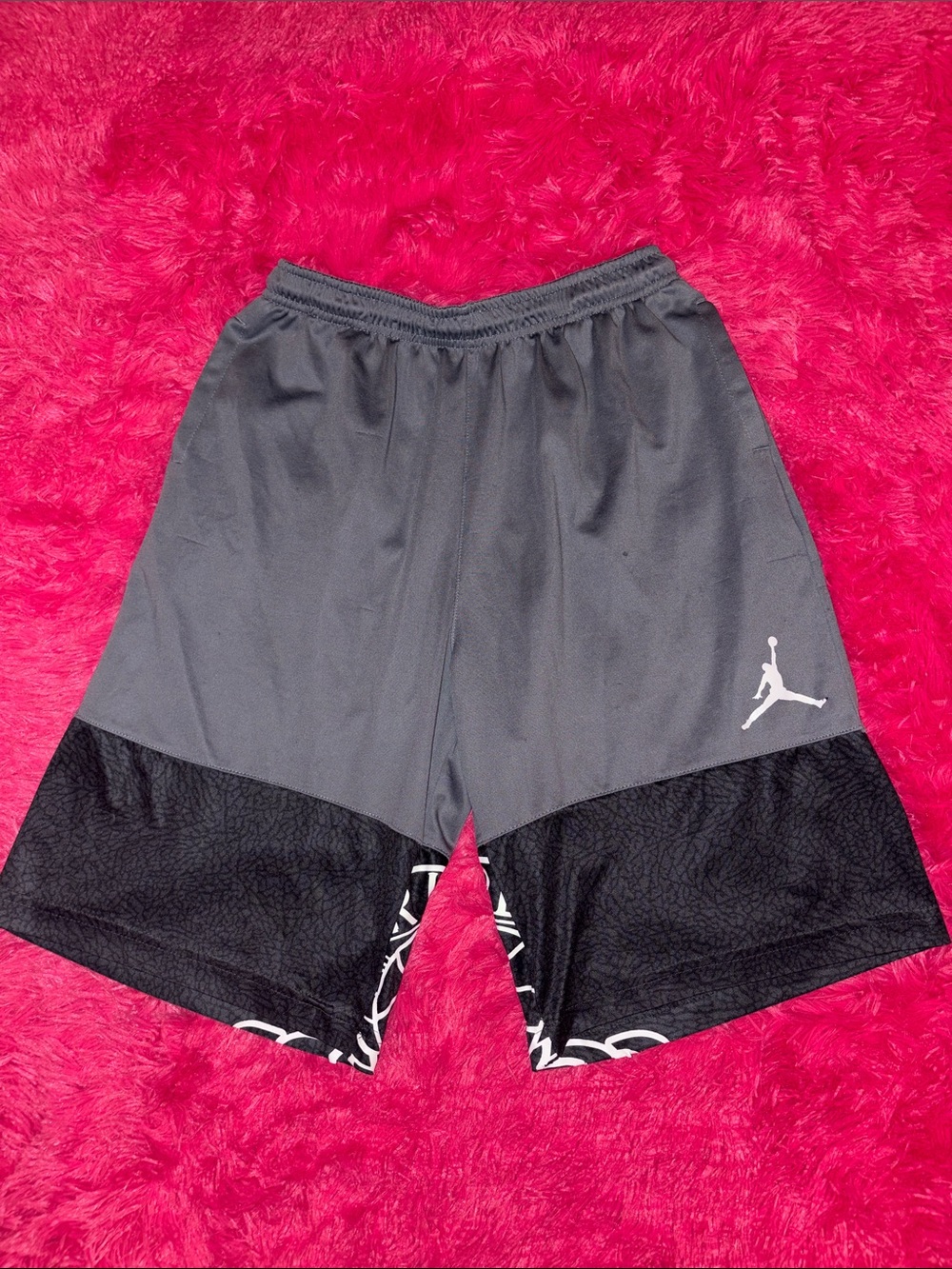 Jordan Men's Gray and Black Athletic Basketball Shorts